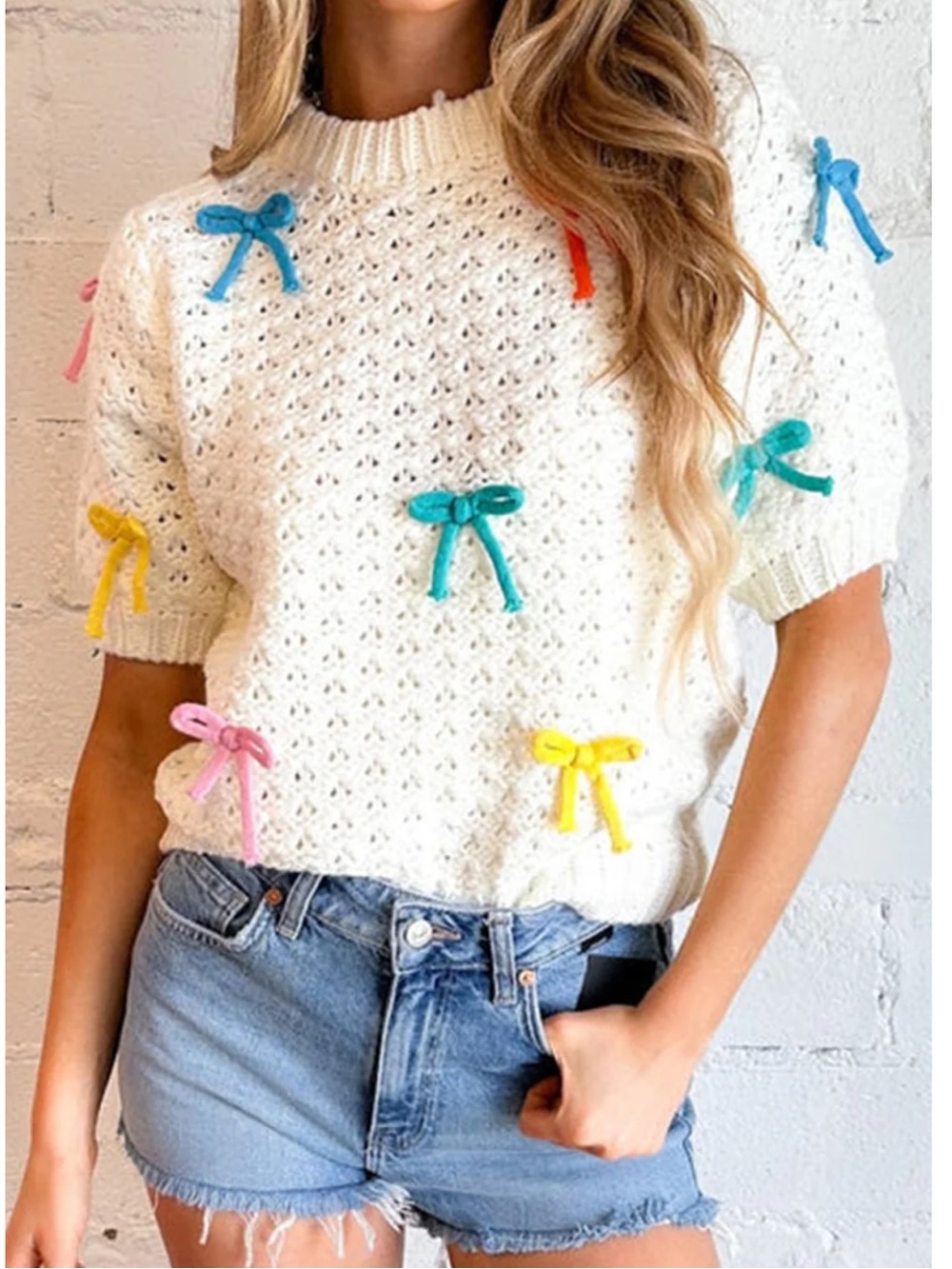 Main Strip White Knit Short-Sleeve Sweater with Multicolor Bow Embellishments